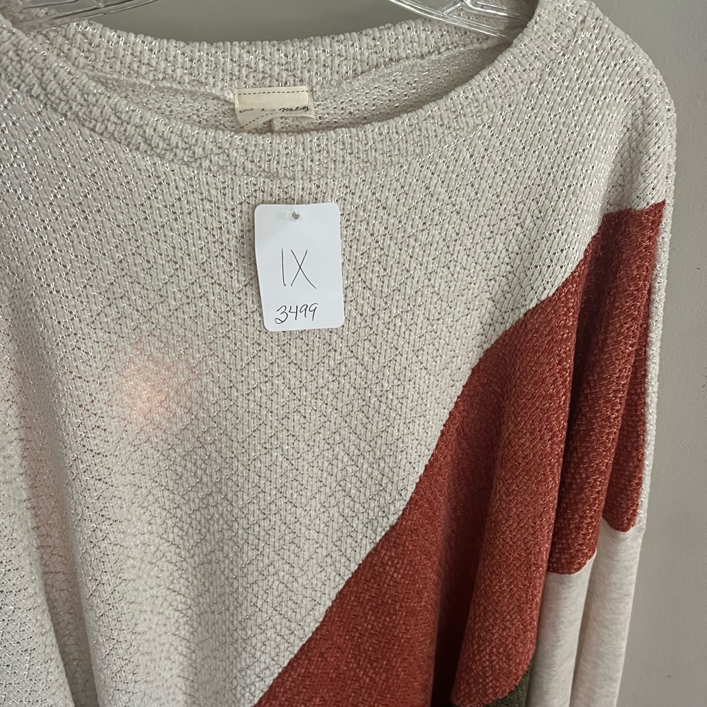 Boutique top - Picture 3 of 12